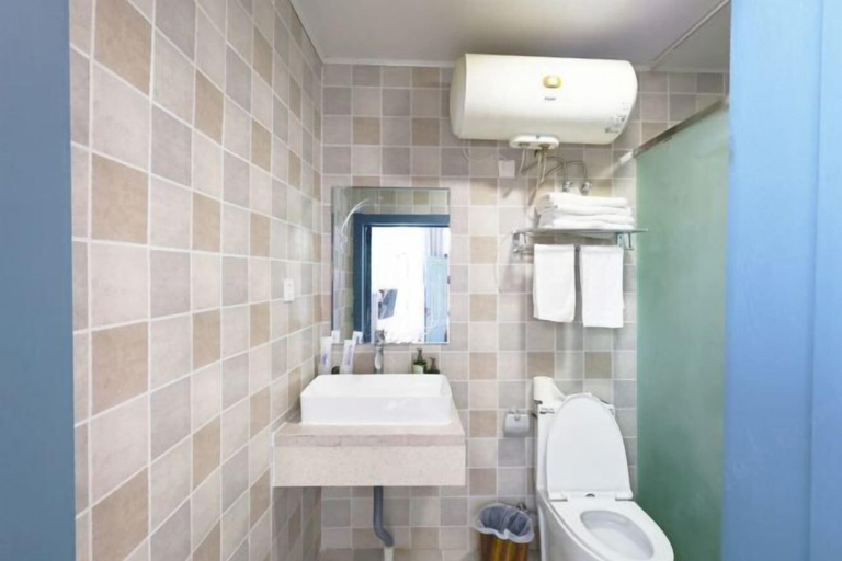 Bathroom, Ocean & Hills Resort