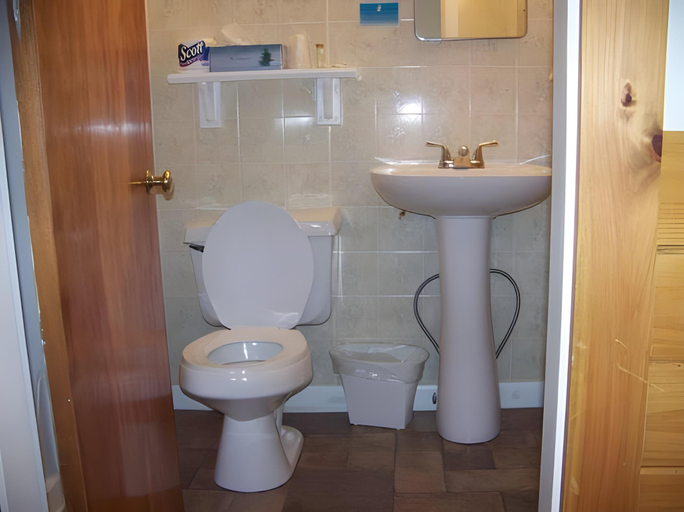 Bathroom 3, The Inn at the Rostay, Oxford