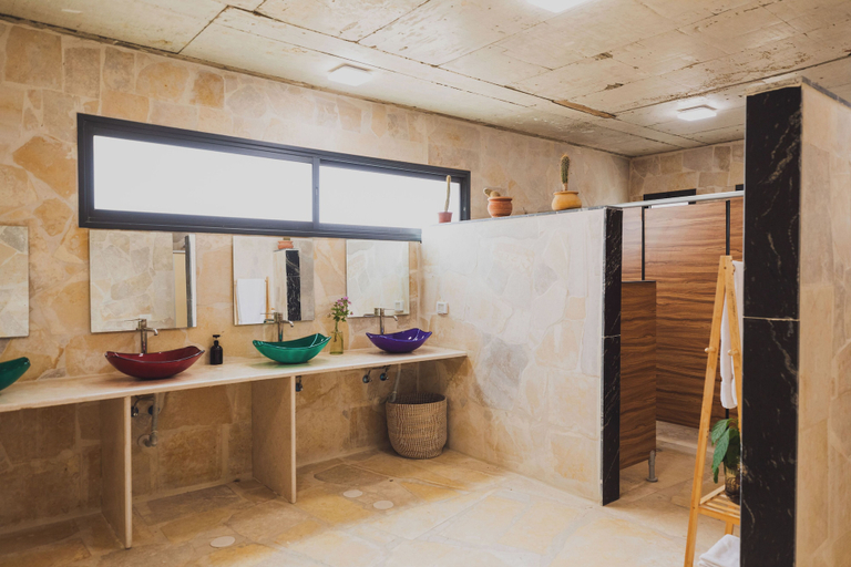 Bathroom, Jacob Mitzpe Ramon