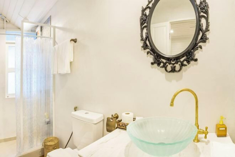 Bathroom 4, Baan Kachitpan, Phra Nakhon