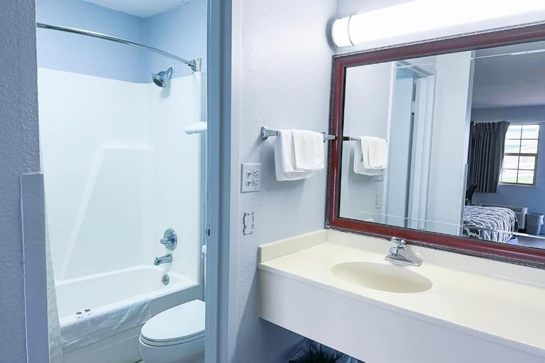 Bathroom 3, Happy stay Inn by BestAcco, Hopkins