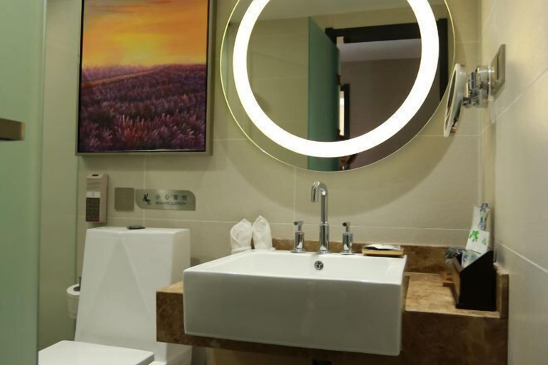 Bathroom 3, Lavande Hotel (Zhuanghe Xiangyang Road), Dalian