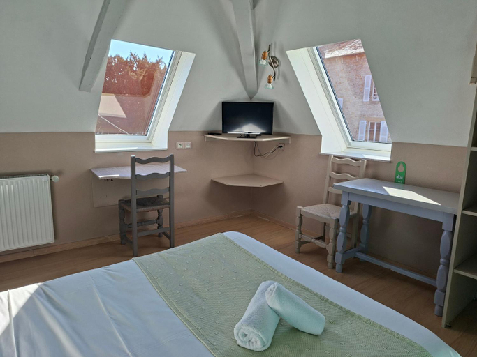 Bedroom 4, HOTEL DES BAINS, Lot