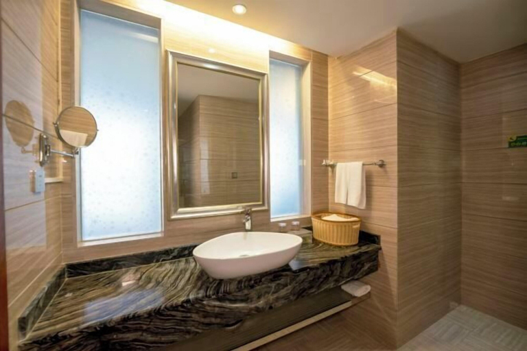 Bathroom, Yihao Hotel, Hainan