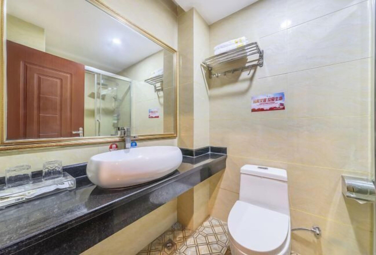 Bathroom 4, Jinfuwan Business Hotel, Shanwei