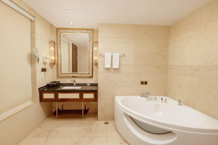 Bathroom 3, Jin Li Hua Grand Hotel, Shaoyang