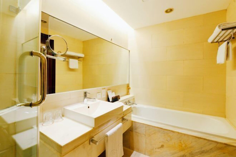 Bathroom 3, Shaanxi Iron and Steel Building, Xi'an