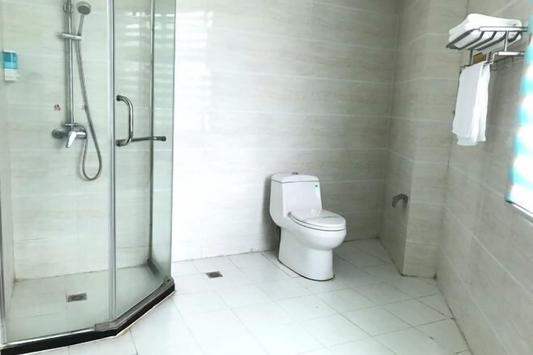 Bathroom, Chongqing Hotel, Qianxinan Buyei and Miao