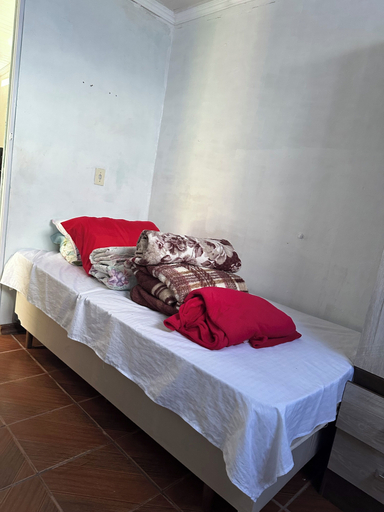 Room 2, Pousada simples, Pinhais