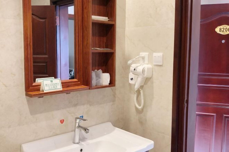 Bathroom 3, New Hotel Busan, Dali Bai