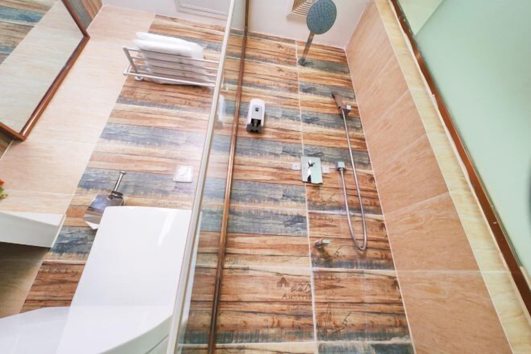 Bathroom 3, Yulai Hotel, Kunming