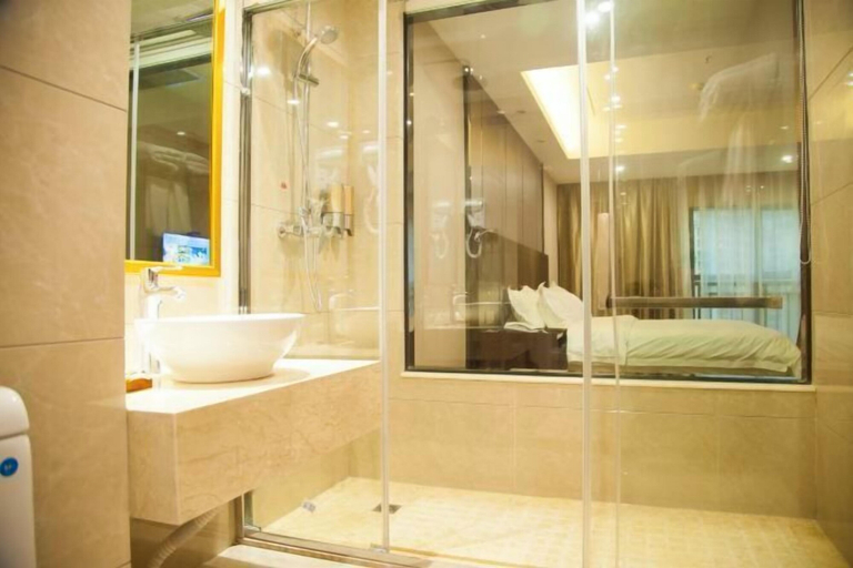Bathroom 4, Donghu Hotel, Ningde