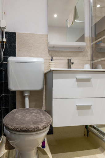Bathroom 3, Old Town City Center Apartments, Brasov
