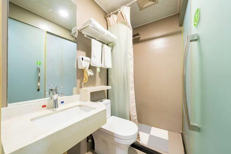 Bathroom 4, Orangewood Hotel (Shanghai Pengpu Xincun Subway Station), Shanghai