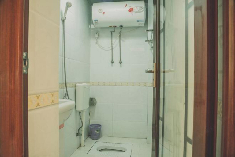 Bathroom 4, Huashijian Youth Hostel, Hengyang