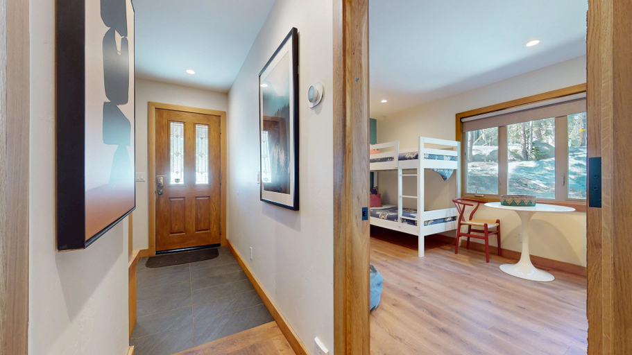 Others 5, Chateau Sans Nom #35 4 Bedroom Condo, Mono