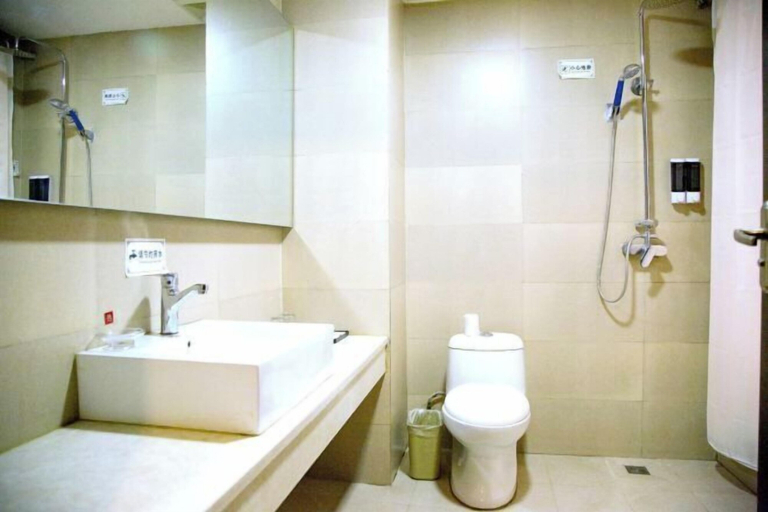 Bathroom 4, Juheng Hotel, Yan'an
