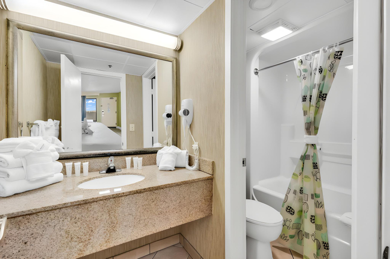 Bathroom 3, Oceanfront Condo with Pools, Lazy River and Water Park, Horry