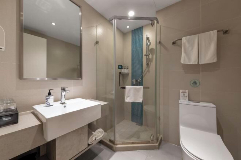 Bathroom 4, Homeinn Pebble Cloud Hotel (Baotou East Railway Station & Baotou Donghe Airport, Baotou