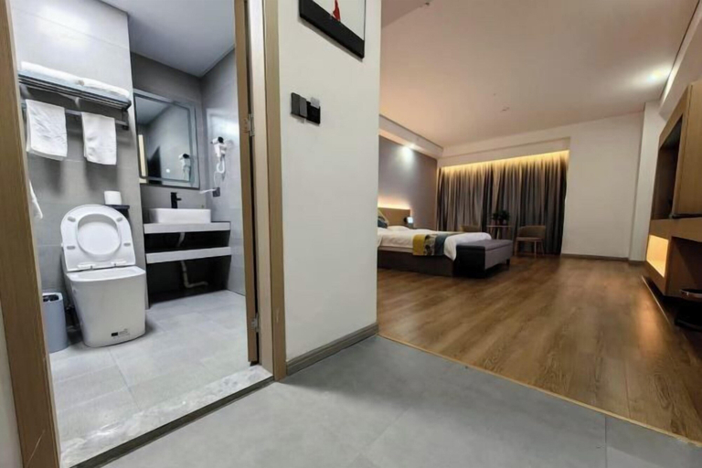 Bathroom, Central Business Apartment Hotel, Shanghai