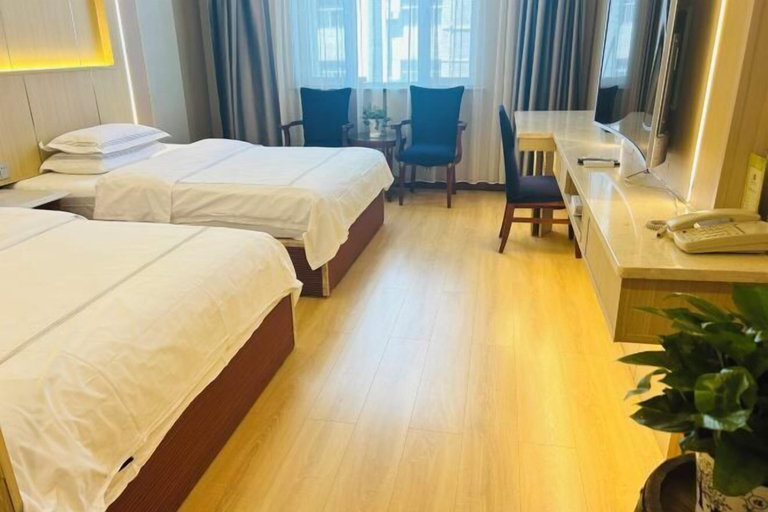 Bedroom 3, Jiangsu Hotel, Ili Kazakh