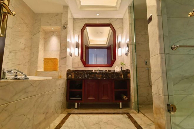 Bathroom 3, Feilong Hotel, Dali Bai