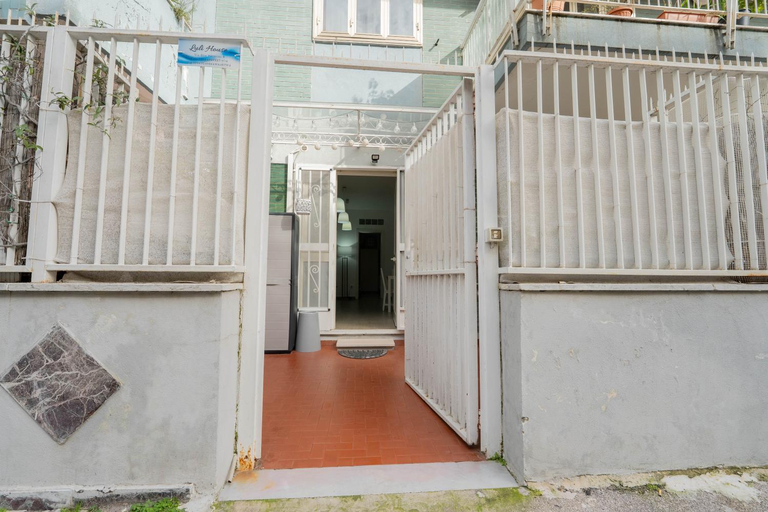 Exterior & Views 1, Luli House Napoli, Napoli