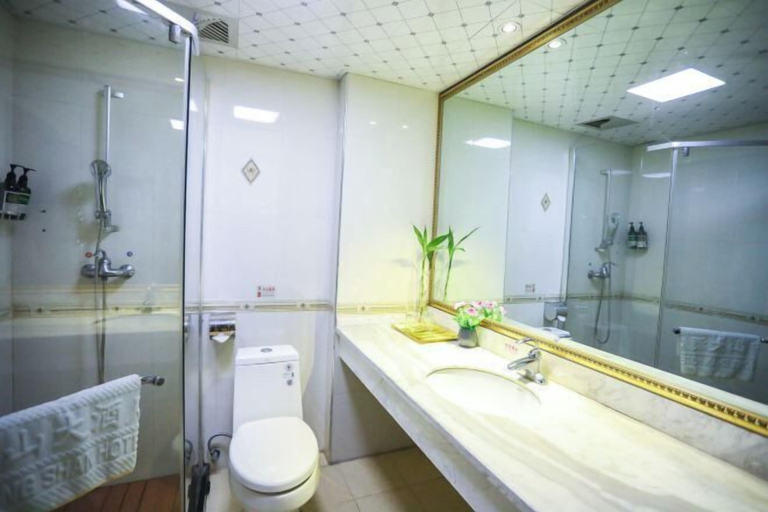 Bathroom, Zhongshan International Hotel, Ganzhou