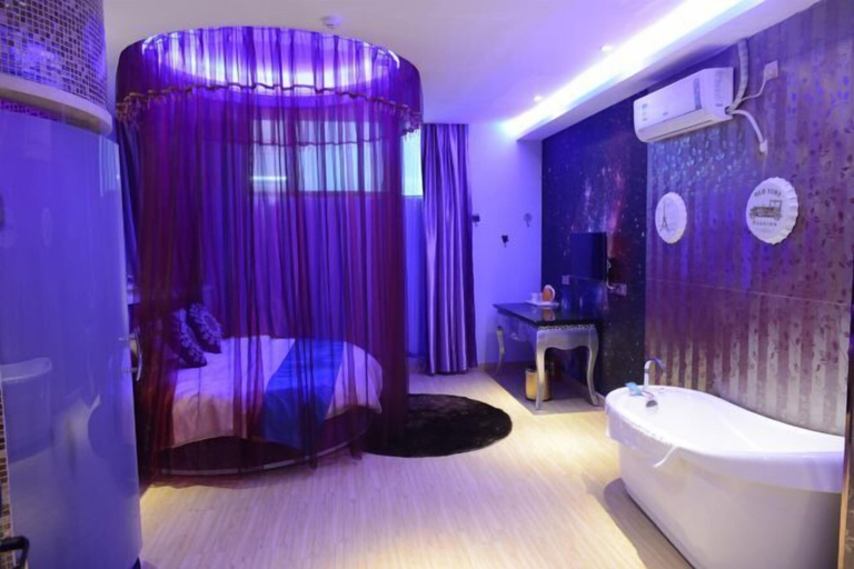 Bathroom 3, We Love Hotel, Shiyan