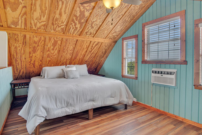 Bedroom 2, Beachin Country, Nueces