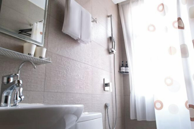 Bathroom 4, Ease Hotel (Beijing Liangxiang University Town), Beijing