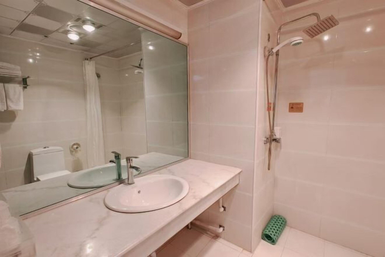 Bathroom 4, Jinta Hotel, Jiuquan