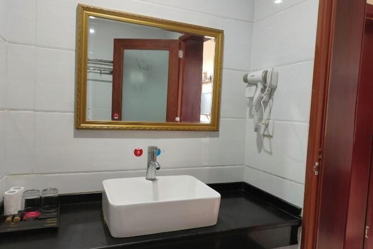 Bathroom 4, Guojia Courtyard Inn, Zhangjiajie