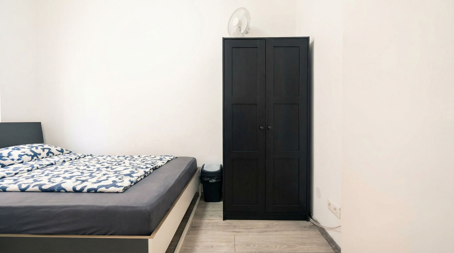 Bedroom 3, Quick Access to Vienna Center - Simple Private Rooms with WIFI, Wien