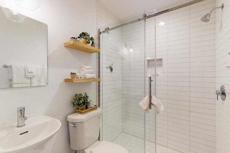 Bathroom, Santa Cruz, Santa Barbara