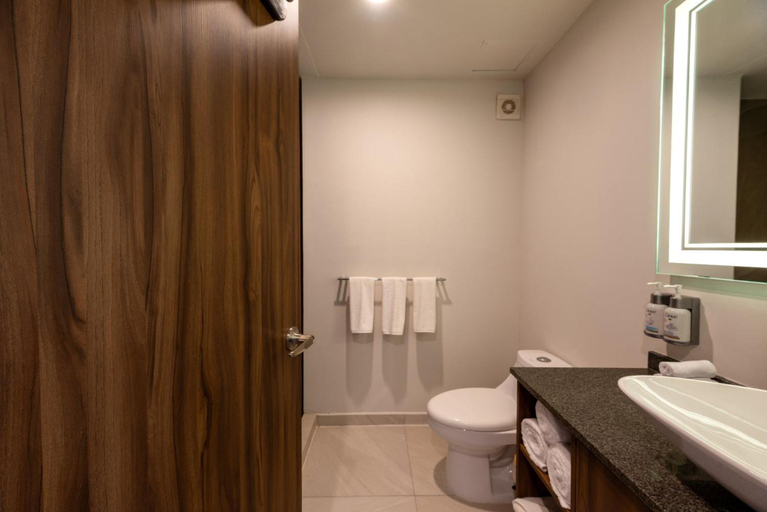 Bathroom 4, Selina Tulum Downtown, Cozumel