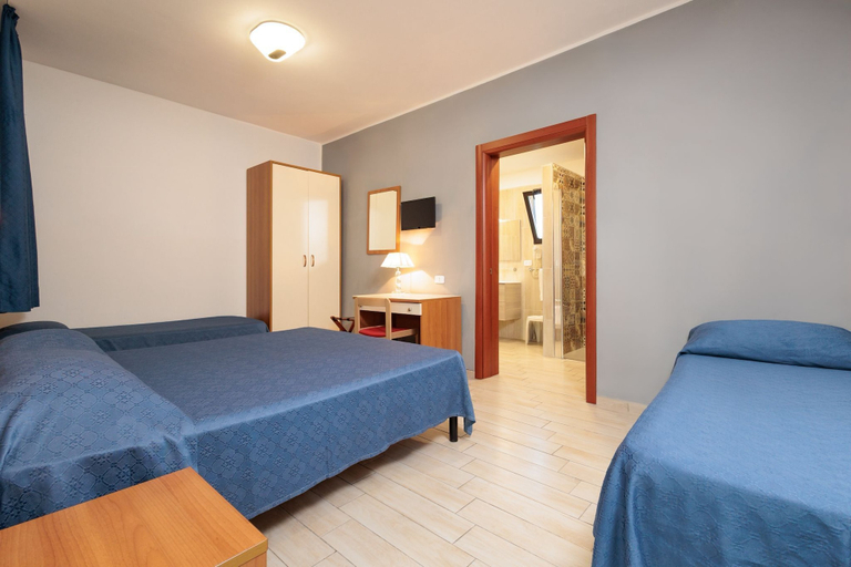 Room 5, Marina Living Rooms & Pool, Salerno
