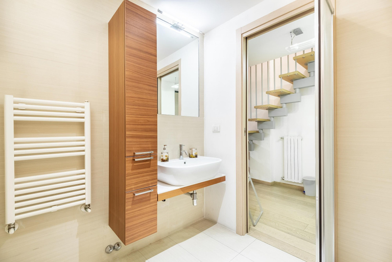 Room 5, Matteotti Bilo in Firenze, Florence