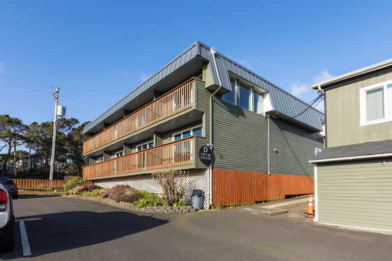 Exterior & Views 2, Surfside Resort, Tillamook