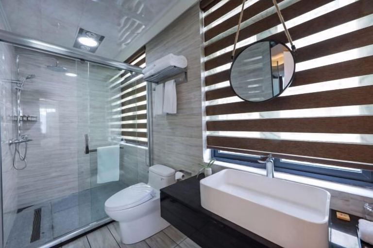 Bathroom 3, Wuyishan Qianyishanshe Villa, Nanping