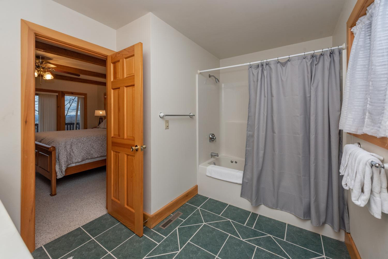Bedroom 3, Tips Up by Railey Vacations, Garrett