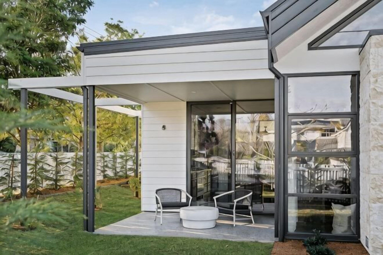 Exterior & Views 2, Maple on Albert, Berry - by Linnaeus Collection, Shoalhaven - Pt B