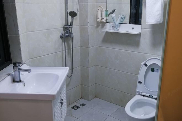 Bathroom 3, Nanjing Ruijia Hotel (Yuhuatai Scenic Area Branch), Nanjing