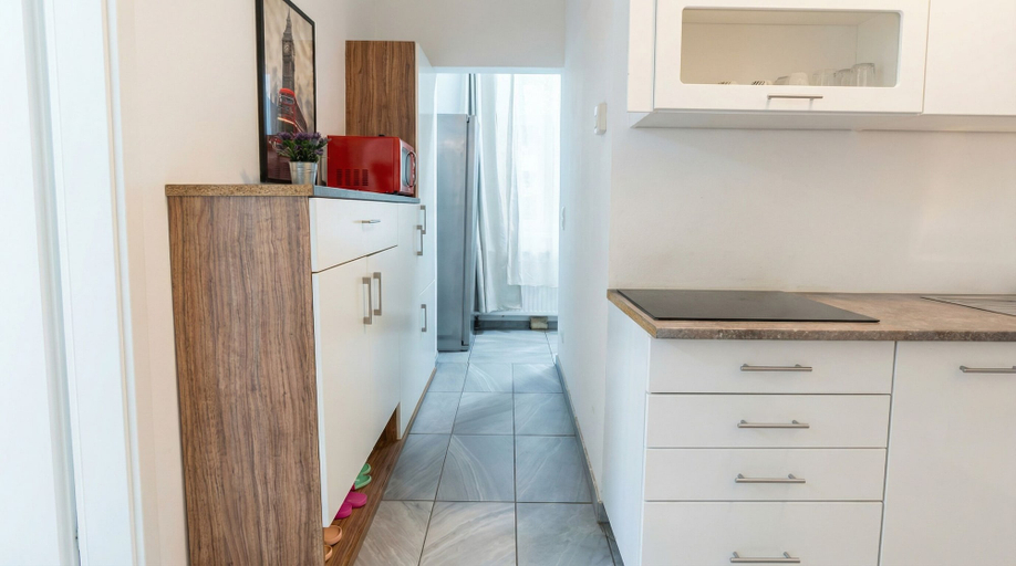 Others 5, Quick Access to Vienna Center - Simple Private Rooms with WIFI, Wien