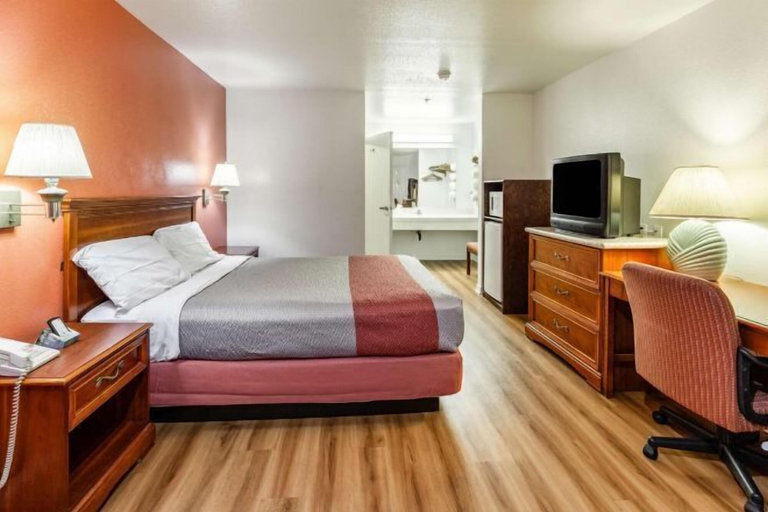 Room 3, Motel 6 Stockton Ca East, San Joaquin
