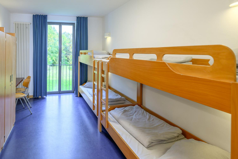 Bedroom, Jugendherberge Otto-Moericke-Turm, Konstanz