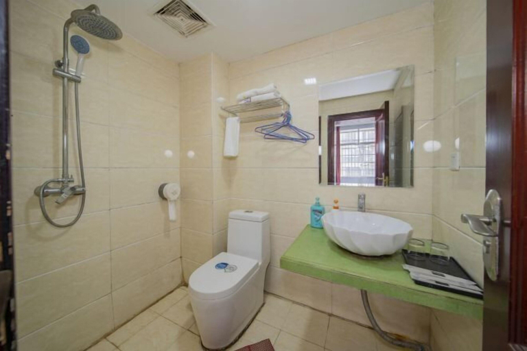 Bathroom 3, Yongzhou Haolaiwu Riverview Hotel, Yongzhou