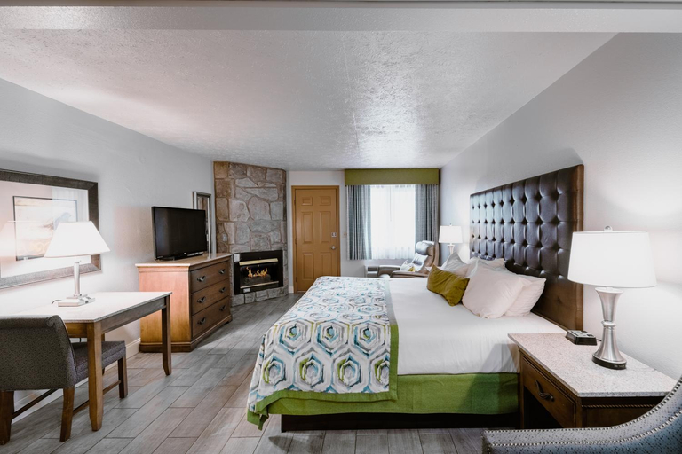 Bedroom 2, Accommodations By Willow Brook Lodge, Sevier