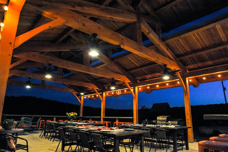 Food & Drinks 5, Hill Country Casitas, Hays