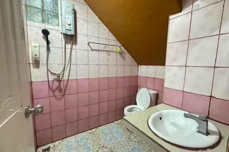 Bathroom 3, Baan Tonpai Koh Larn, Pattaya